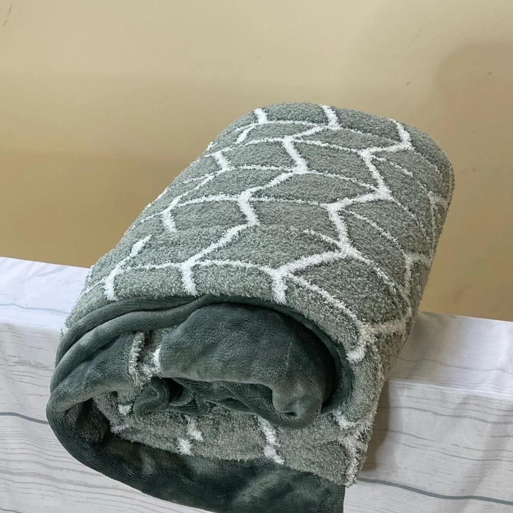 Berkshire Green and White Throw Blanket